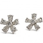 Diamond flower earstuds